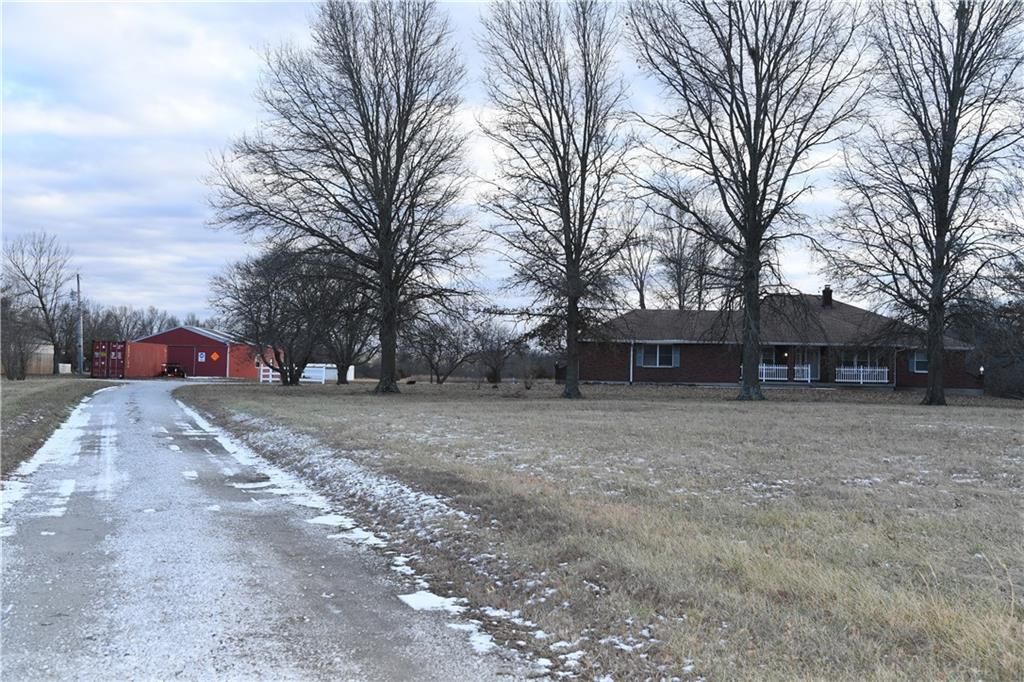 11503 State Route 2 Highway, Freeman, MO 64746