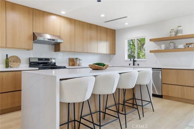 9651 Comanche, Chatsworth, CA 91311