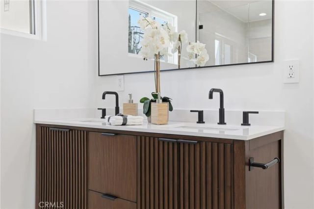 9651 Comanche, Chatsworth, CA 91311