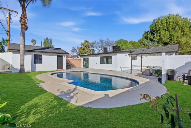 9651 Comanche, Chatsworth, CA 91311