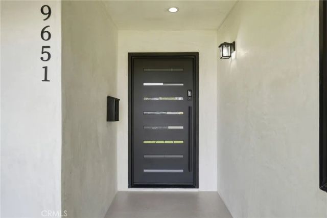 9651 Comanche, Chatsworth, CA 91311