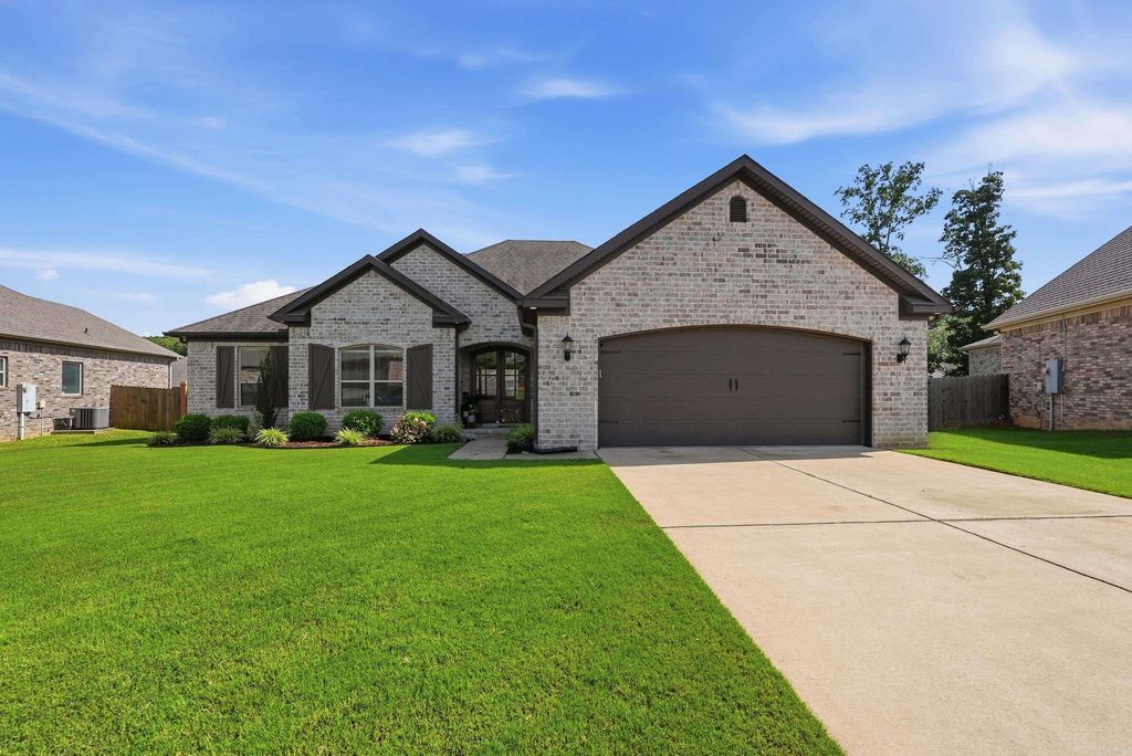 9431 Oak Forest Lane, Sherwood, AR 72120