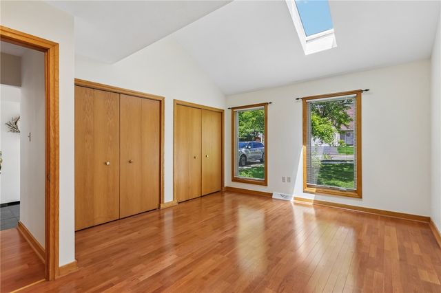 2621 Hunters Point Dr, Franklin Park, PA 15090