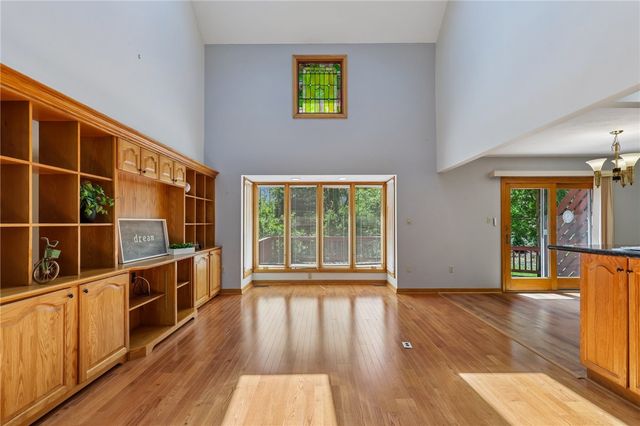 2621 Hunters Point Dr, Franklin Park, PA 15090
