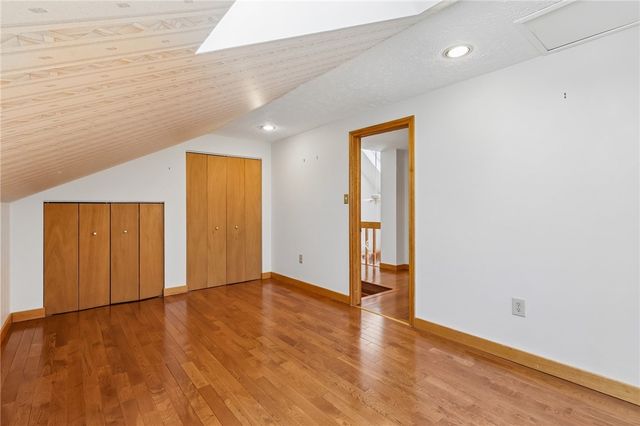 2621 Hunters Point Dr, Franklin Park, PA 15090