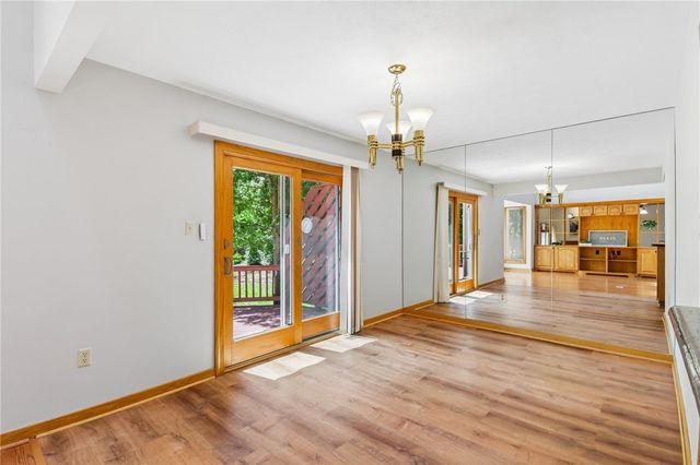 2621 Hunters Point Dr, Franklin Park, PA 15090