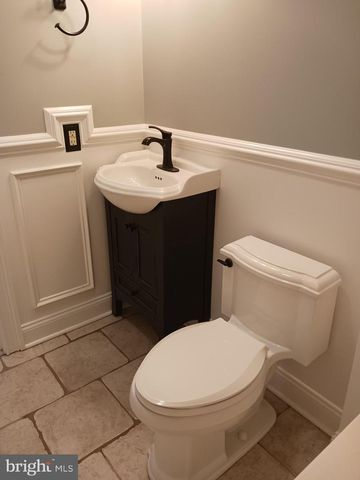 12 CARRIAGE KNOLL CT, Langhorne, PA 19047