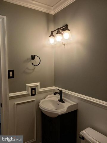 12 CARRIAGE KNOLL CT, Langhorne, PA 19047