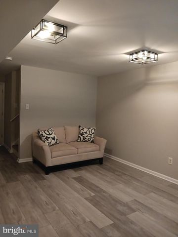 12 CARRIAGE KNOLL CT, Langhorne, PA 19047