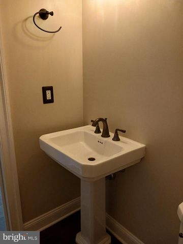12 CARRIAGE KNOLL CT, Langhorne, PA 19047