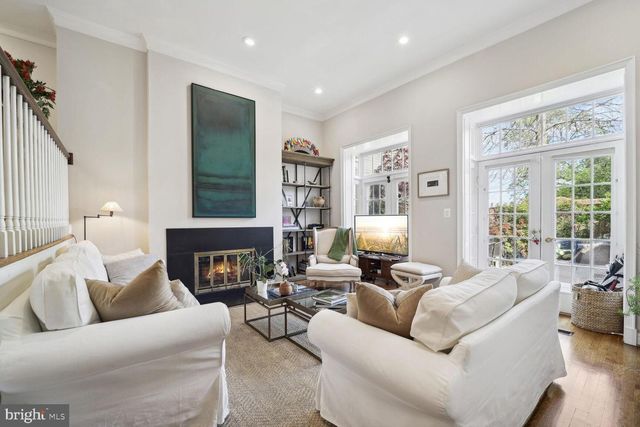 4373 WESTOVER PL NW, Washington, DC 20016