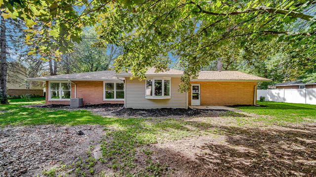 305 Shady Lane, Kouts, IN 46347