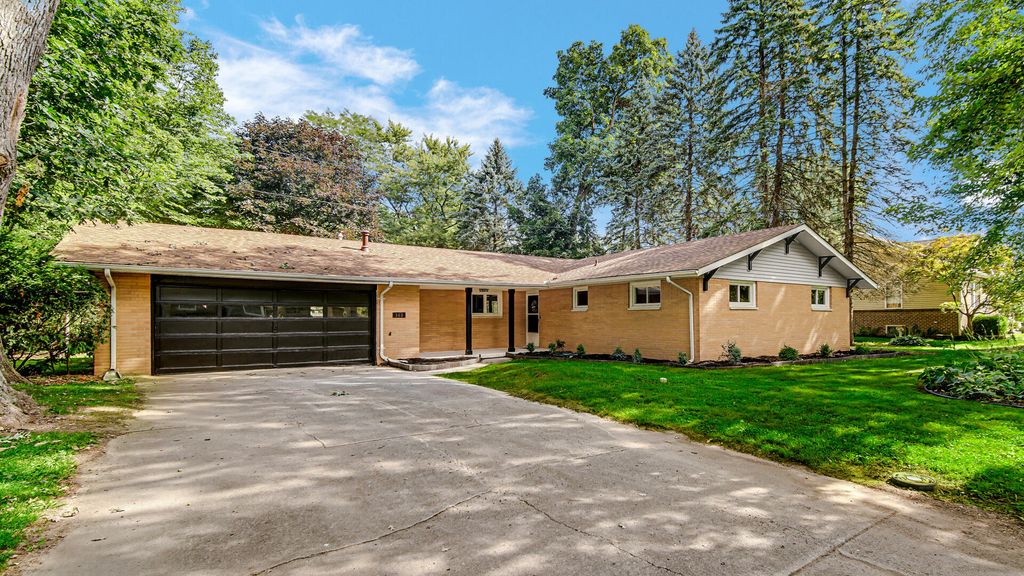 305 Shady Lane, Kouts, IN 46347