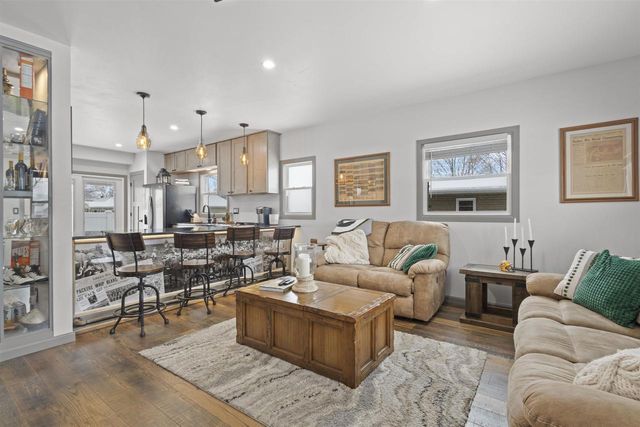 1751 S ONEIDA STREET, Green Bay, WI 54304