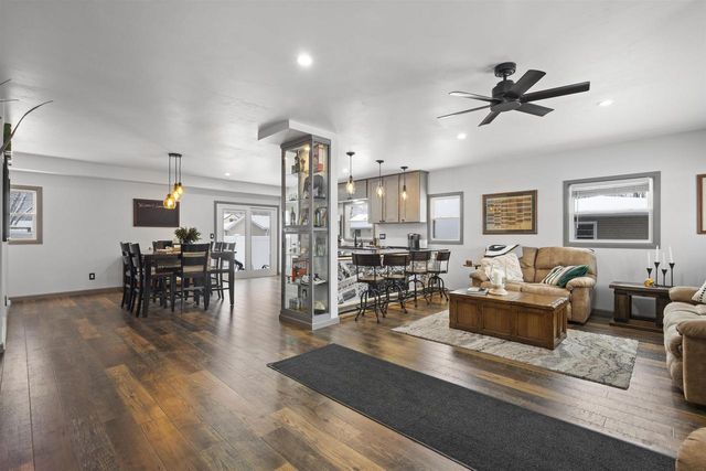 1751 S ONEIDA STREET, Green Bay, WI 54304