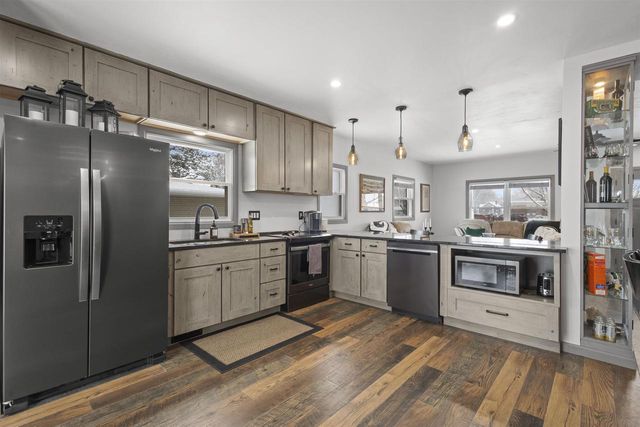 1751 S ONEIDA STREET, Green Bay, WI 54304