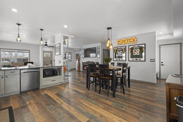 1751 S ONEIDA STREET, Green Bay, WI 54304