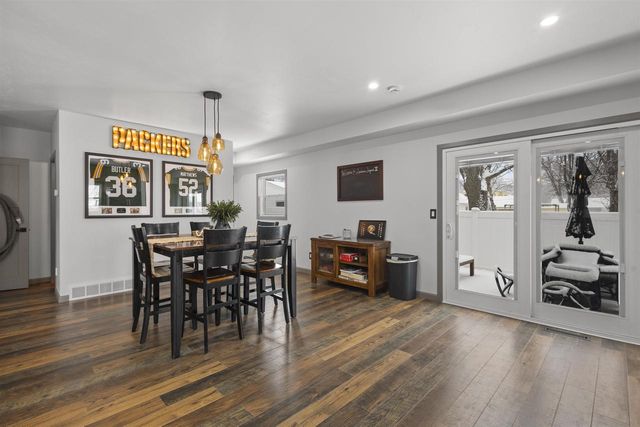 1751 S ONEIDA STREET, Green Bay, WI 54304