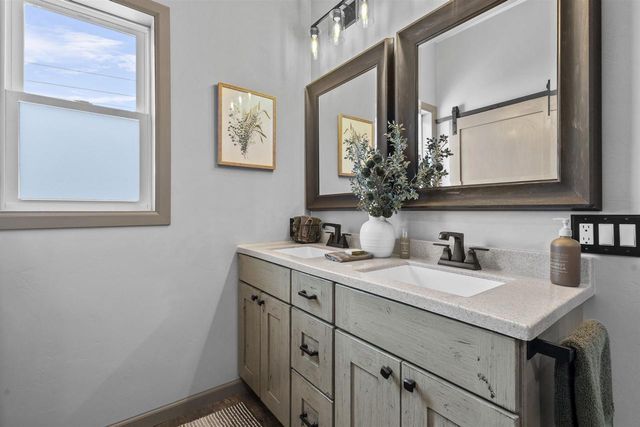 1751 S ONEIDA STREET, Green Bay, WI 54304