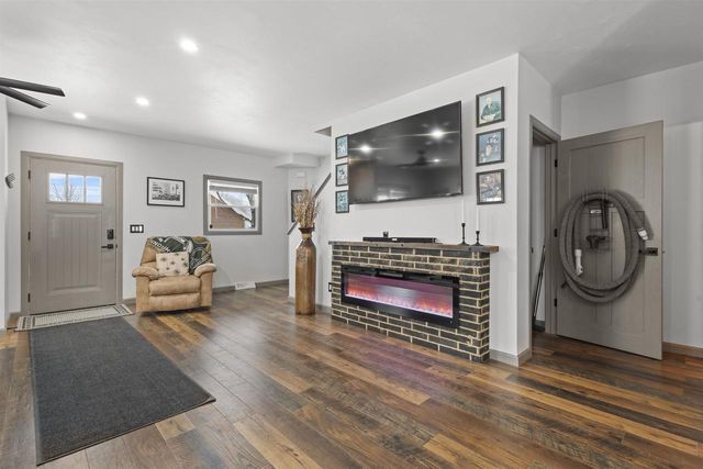 1751 S ONEIDA STREET, Green Bay, WI 54304