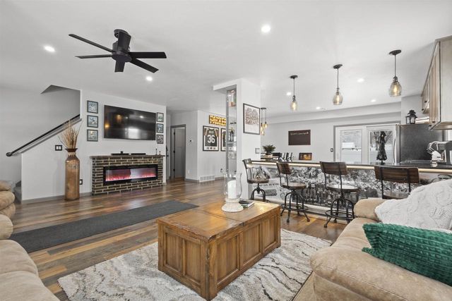 1751 S ONEIDA STREET, Green Bay, WI 54304