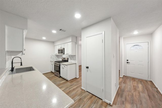 9014 Kirkmont Drive, Houston, TX 77089