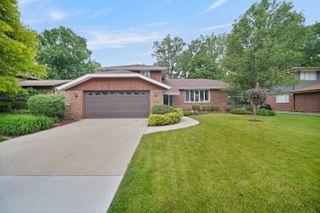 13060 S Cypress Lane, Palos Heights, IL 60463