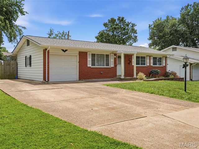 4514 Niagara Drive, St Louis, MO 63129