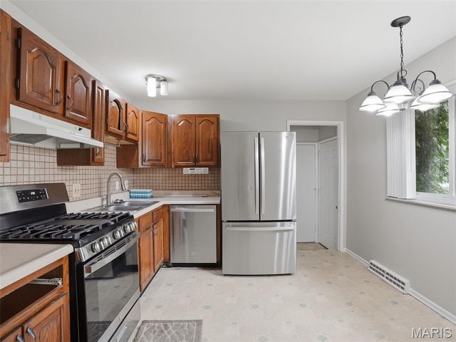4514 Niagara Drive, St Louis, MO 63129