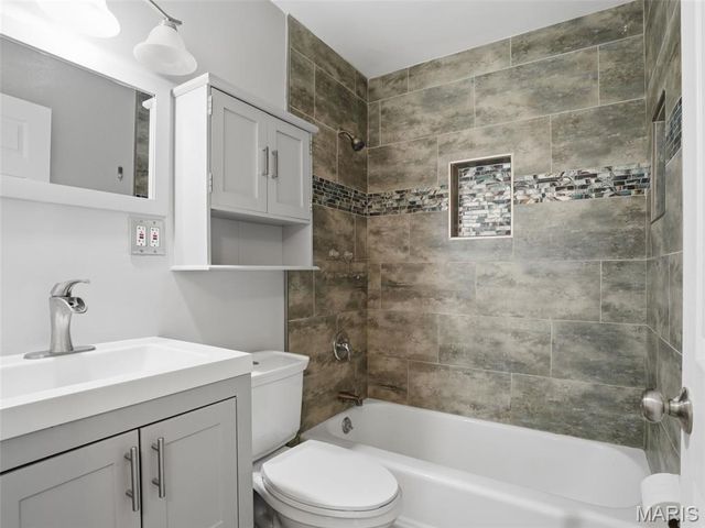 4514 Niagara Drive, St Louis, MO 63129
