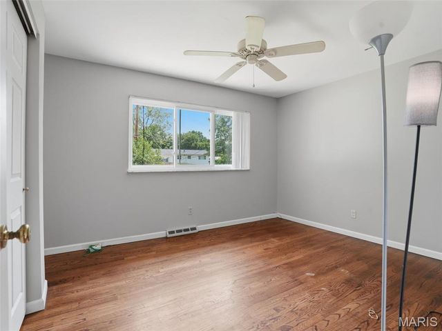 4514 Niagara Drive, St Louis, MO 63129