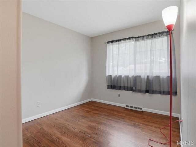 4514 Niagara Drive, St Louis, MO 63129