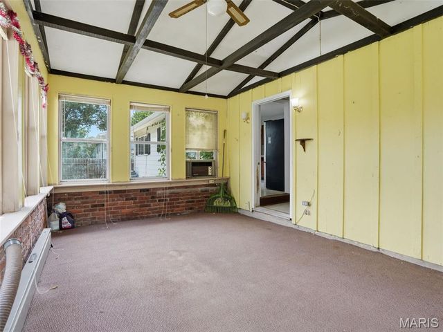 4514 Niagara Drive, St Louis, MO 63129