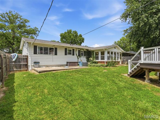 4514 Niagara Drive, St Louis, MO 63129