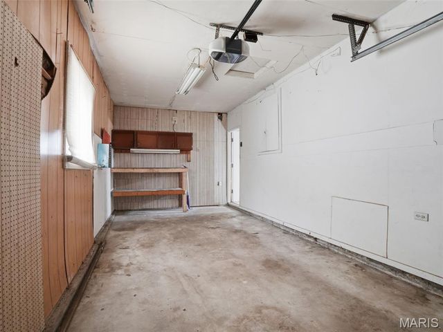 4514 Niagara Drive, St Louis, MO 63129
