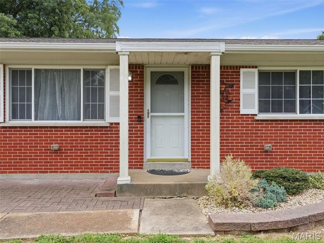 4514 Niagara Drive, St Louis, MO 63129