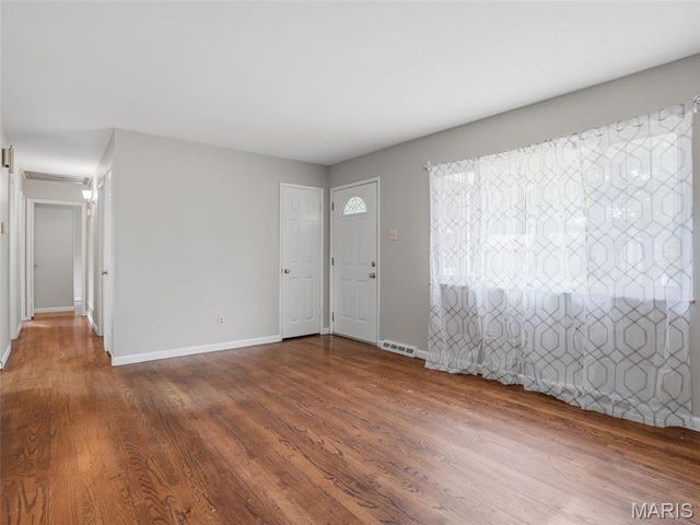 4514 Niagara Drive, St Louis, MO 63129