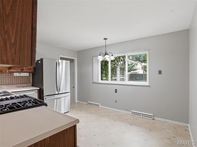 4514 Niagara Drive, St Louis, MO 63129