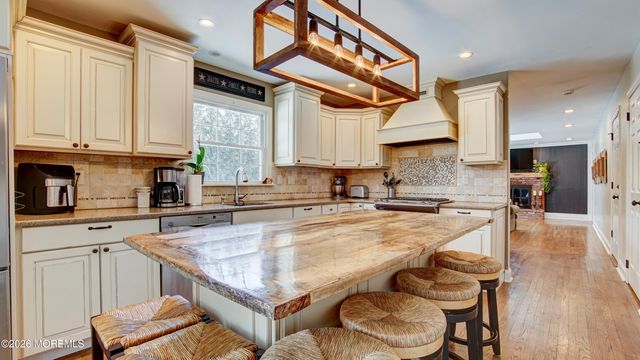 24 Burntmill Circle, Oceanport, NJ 07757