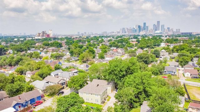 4611 Schroeder Street, Houston, TX 77011