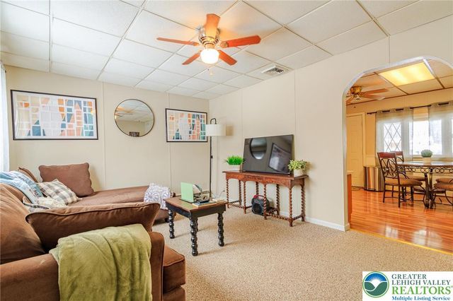 2376 South fountain Street, Allentown City, PA 18103