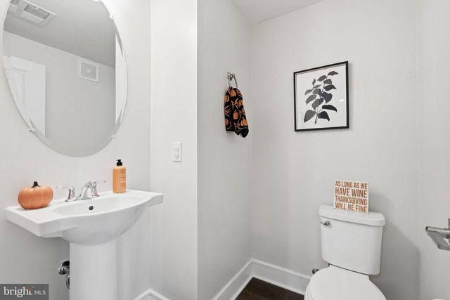 42605 NUBBINS TER, Ashburn, VA 20147