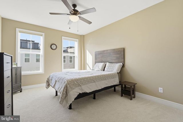 42605 NUBBINS TER, Ashburn, VA 20147