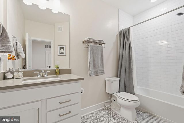 42605 NUBBINS TER, Ashburn, VA 20147