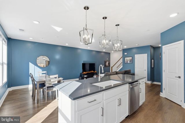 42605 NUBBINS TER, Ashburn, VA 20147