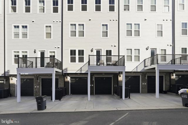 42605 NUBBINS TER, Ashburn, VA 20147