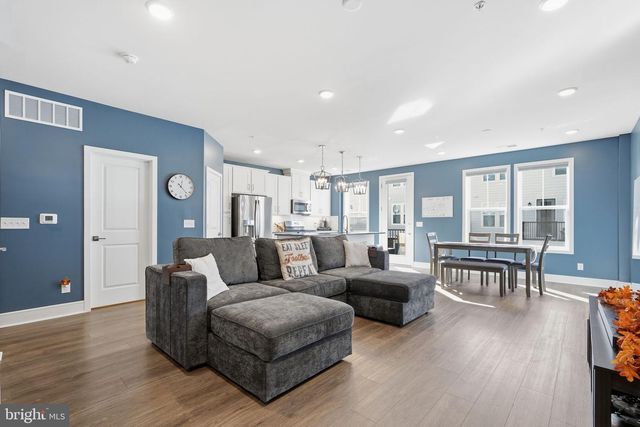 42605 NUBBINS TER, Ashburn, VA 20147