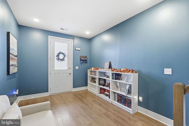 42605 NUBBINS TER, Ashburn, VA 20147