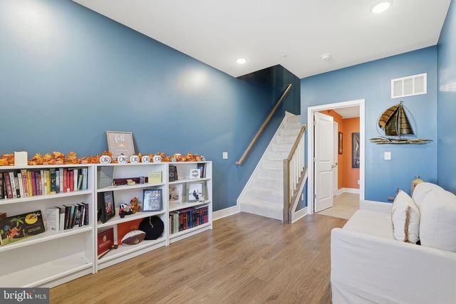 42605 NUBBINS TER, Ashburn, VA 20147