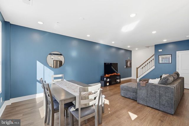 42605 NUBBINS TER, Ashburn, VA 20147